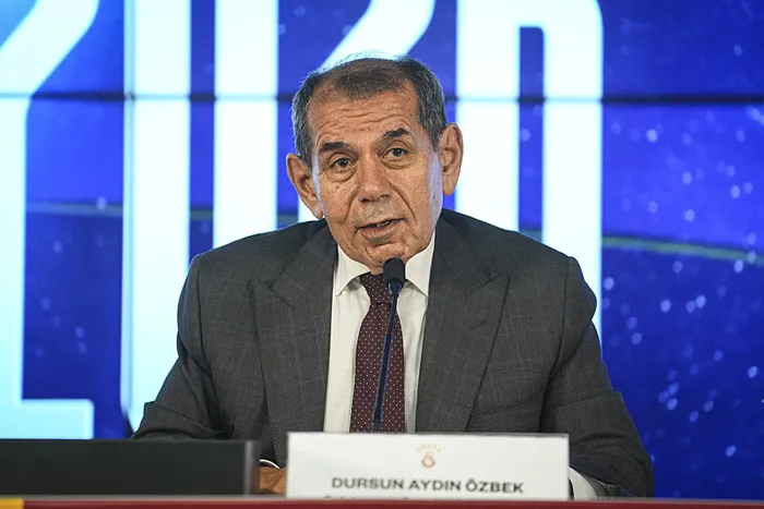 galatasaraydan-flas-osimhen-sozleri-turkiyeden-baska-takimlar-da-istedi-1754048261613.jpeg Galatasaray Kulübü Başkanı Dursun Özbek (AA)