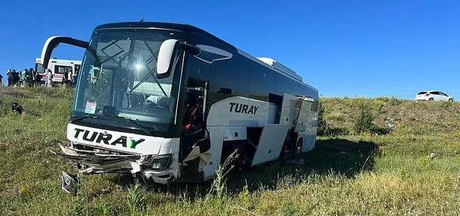 Sivas’ta facianın eşiğinden dönüldü! Yolcu otobüsü yoldan çıktı tarlaya uçtu