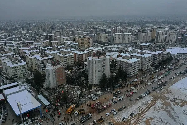 Son dakika | Ayşe-Mehmet Polat sitesinin müteahhidi Mehmet Ertan Akay yakalandı - 3