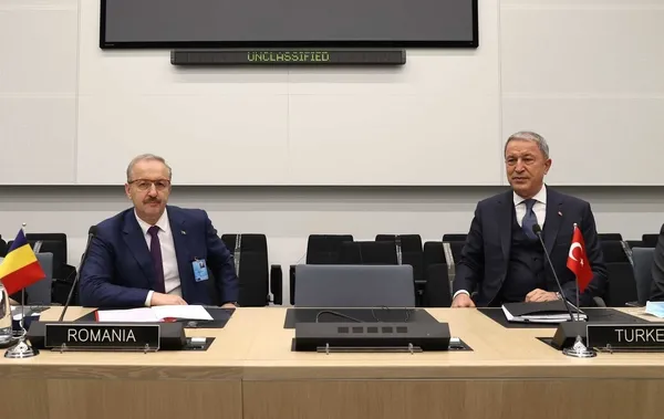 Milli Savunma Bakanı Hulusi Akar'dan Brüksel'de kritik temas! - 4