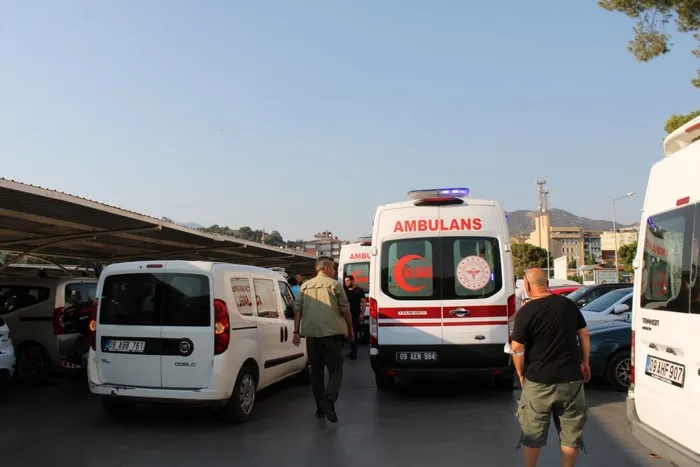 aydinda-avmde-silahli-kavga-yaralilar-var-1659461124776.jpg Aydın'da AVM’de silahlı kavga! Yaralılar var - 1