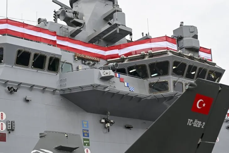 Türkiye’nin başarısı yine manşetlerde! İlk SİHA gemisi TCG Anadolu’yu böyle gördüler