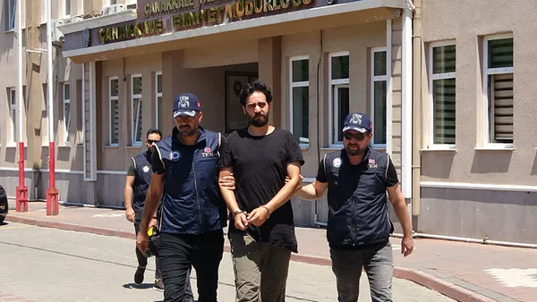 teroristlerle-fotograflari-ortaya-cikmisti-hdpli-huda-kayanin-oglu-tutuklandi-1656518749186.jpg Teröristlerle fotoğrafları ortaya çıkmıştı: HDP'li Hüda Kaya'nın oğlu tutuklandı - 1