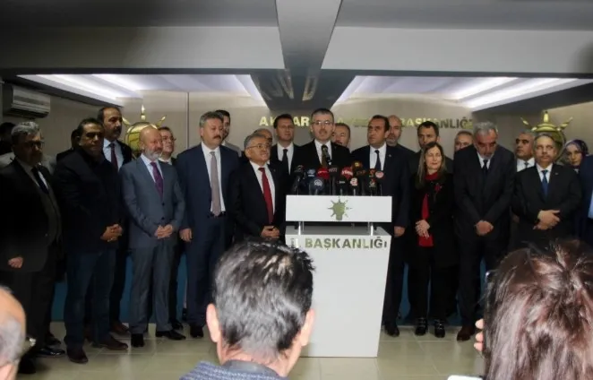 İYİ Partili Belediye Başkanı Mustafa İlmek meclis üyeleri ile birlikte AK Parti'ye geçti