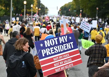 ABD genelinde ‘kral yok’ eylemleri: Milyonlar Trump yönetimine karşı sokakta