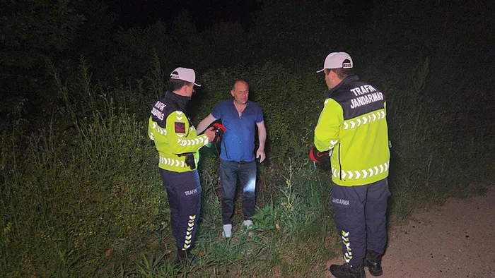 1746673044809.jpeg Bursa'da alkollü sürücü çalıların arasında saklanırken yakalandı (DHA)