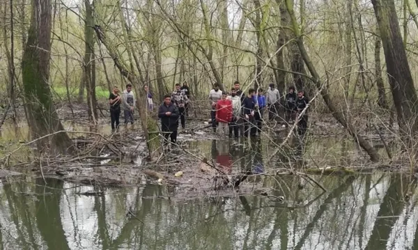 Meriç Nehri'nde mahsur kalan 30 göçmen kurtarıldı - 2