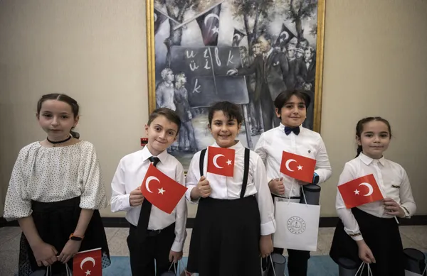 Milli Eğitim Bakanı Mahmut Özer 23 Nisan'da koltuğunu küçük Yağmur'a devretti! Güldüren yüz yüze eğitim diyaloğu - 5