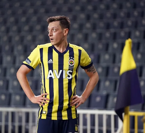 Mesut Özil’in İstiklal Marşı’nı okuması Alman basınında geniş yankı buldu!