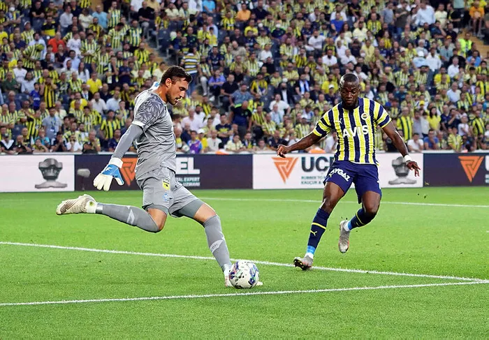 Fenerbahçe Şampiyonlar Ligi’nde havlu attı | Fenerbahçe: 1 - Dinamo Kiev: 2 MAÇ SONUCU ÖZET