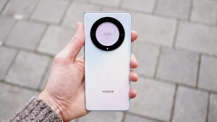 Apple, Samsung, Huawei, Xiaomi listeye giremedi! En uzun şarjı giden akıllı telefon modelleri listesini 3 marka kapladı