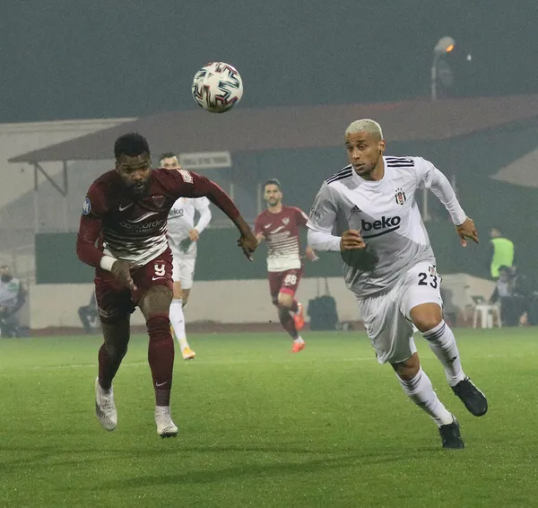 Aaron Boupendza transferi sona erdi: Resmen açıklandı