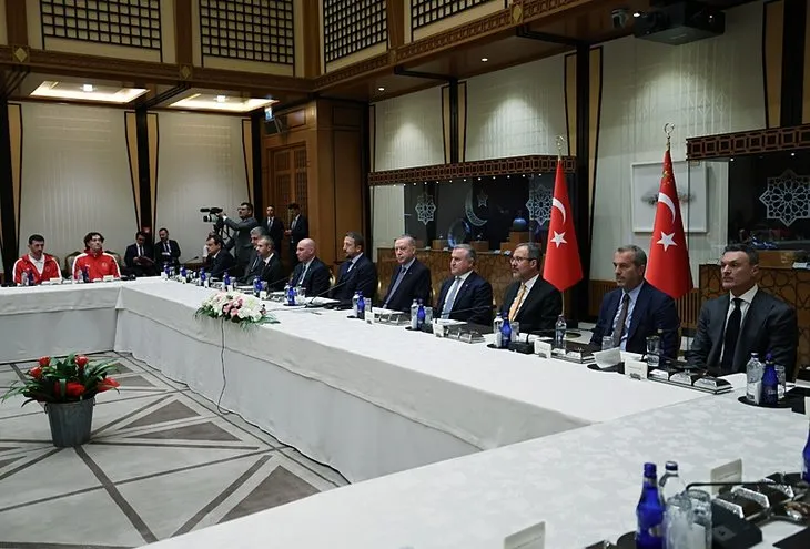 Başkan Erdoğan 12 Dev Adam'ı kabul etti