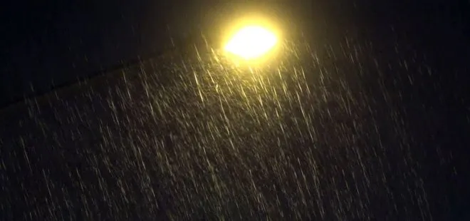 Aksaray’da şiddetli yağmur! Sağanak gece etkisi artırdı