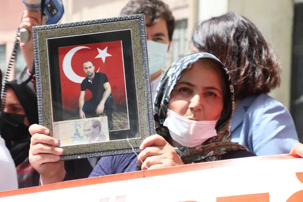 Hakkari'de acılı annelerden HDP ve PKK'ya tepki - 1