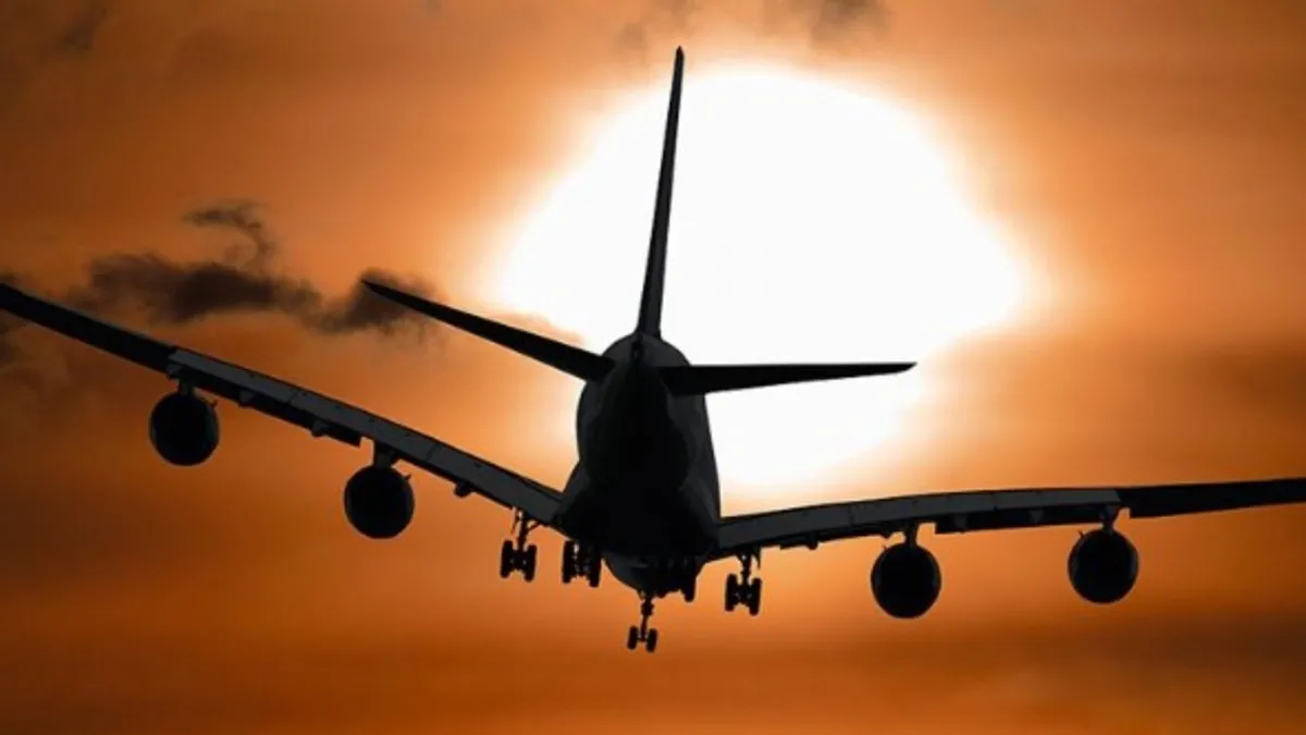 ABD'de korku dolu anlar! New York'ta uçaklar çarpıştı