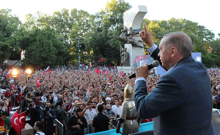 baskan-erdogan-sinsi-oyun-yerle-yeksan-oldu-1657904025417.jpg