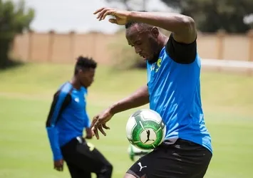 Usain Bolt, futbol maçında forma giyecek!