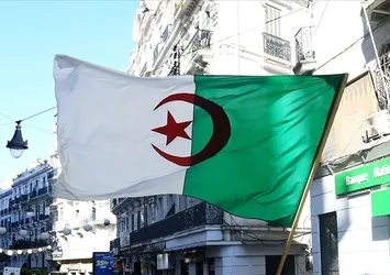 Fransa Devlet Başkanı Macron'un skandal açıklamalarına Cezayir'den kınama: Kabul edilemez bir hareket