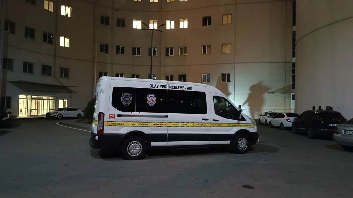 Hastaneye gelen şahıs 5. kattan atladı! 1 ölü