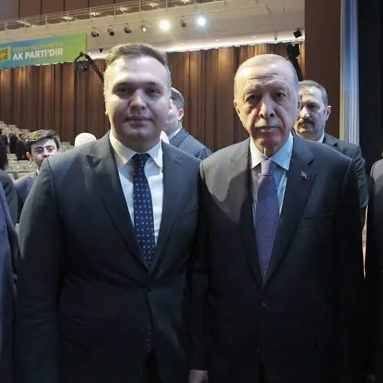 ak-parti-genclik-kollari-baskani-yusuf-ibisten-a-haberde-dikkat-ceken-sozler-recep-tayyip-erdoganin-not-tutma-1778915162108.png Yusuf İbiş A Haber'in konuğu oldu: “Recep Tayyip Erdoğan’ın not tutma disiplini örnek olmalı” - 1