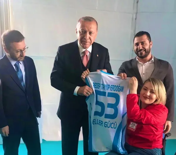 Başkan Erdoğan Ankara'da milli sporcu Ebru Çam ile buluştu - 1