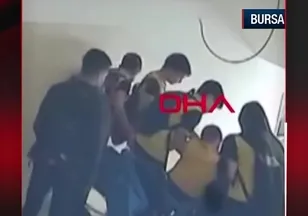 ÖĞRENCİSİNİ SIRTINDA TAŞIDI