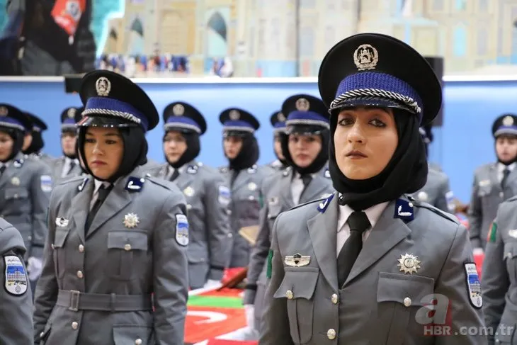 Afgan polisler Sivas'ta Kur'an'a el basıp mezun oldu