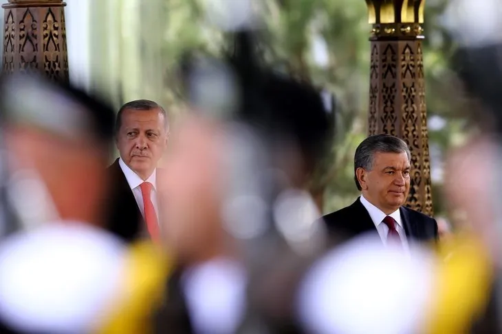 Cumhurbaşkanı Erdoğan Özbekistan’da Mirziyoyev tarafından resmi törenle karşılandı