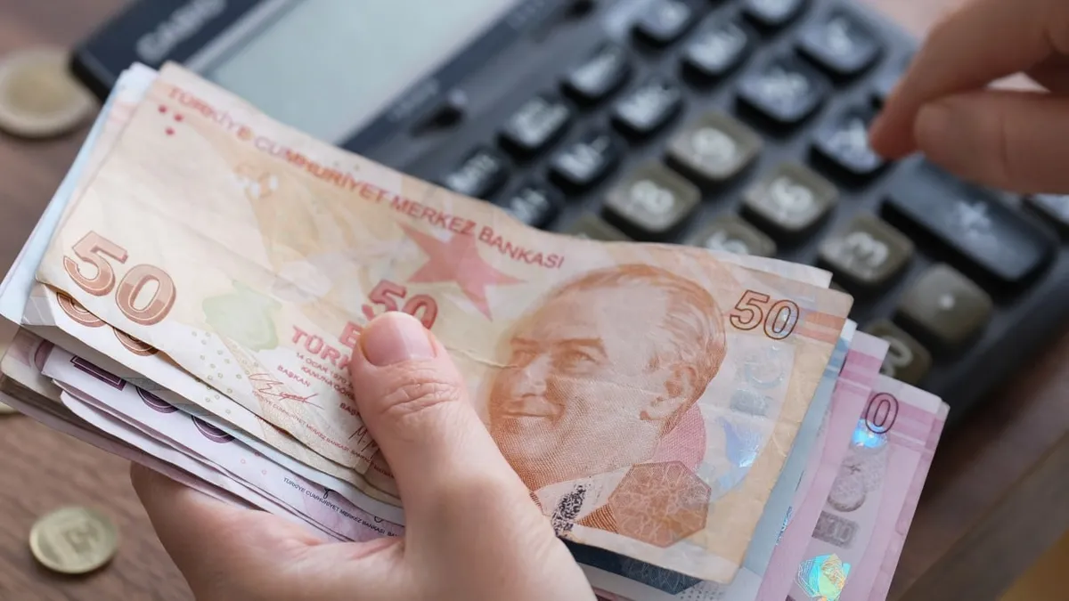 Emekliye 3'lü ödeme tablosu! SSK, BAĞ-KUR'luya kazançlı hesap: İkramiye+promosyon