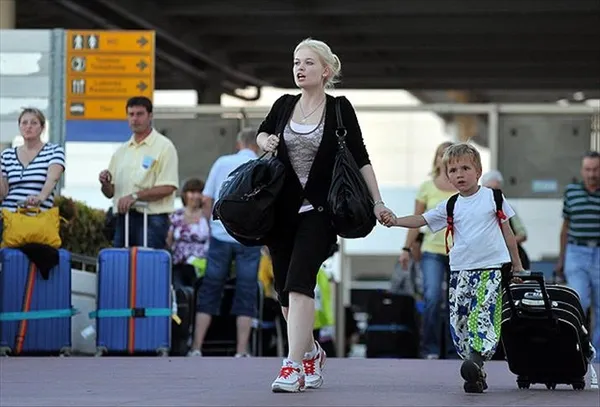 Rus turistler Türkiye’ye geliyor! 44 uçak havalanacak