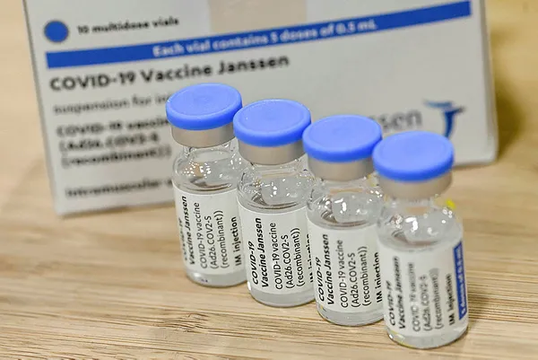 Johnson & Johnson’ın Kovid-19 aşısında “kan pıhtılaştırma" krizi! Danimarka'dan flaş karar - 1
