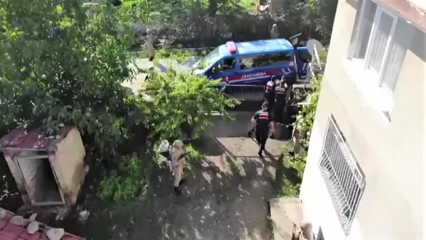 Zehir tacirlerine komando destekli operasyon: 12 şüpheli yakalandı