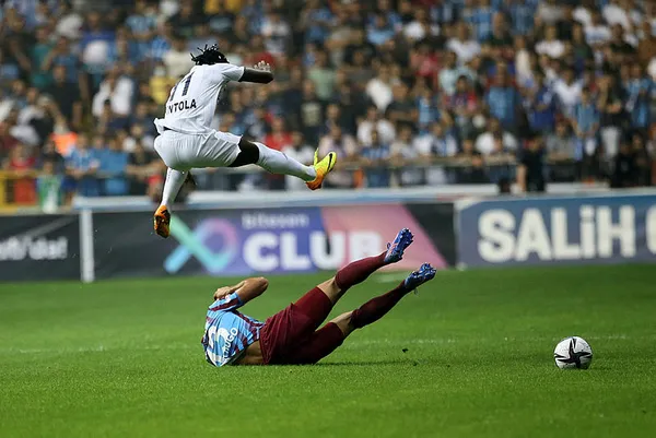trabzonspor-sampiyonluga-kosuyor-adana-demirspor-1-3-trabzonspor-mac-sonucu-ozet-1650742810512.jpg Trabzonspor şampiyonluğa koşuyor! Adana Demirspor 1-3 Trabzonspor (MAÇ SONUCU-ÖZET) - 4