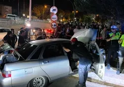 Bursa’da kontrolden çıkan otomobil beton direğe saplandı: 1 yaralı