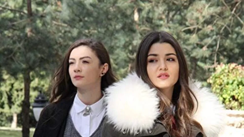 Burcu Özberk'ten Hande Erçel itirafı