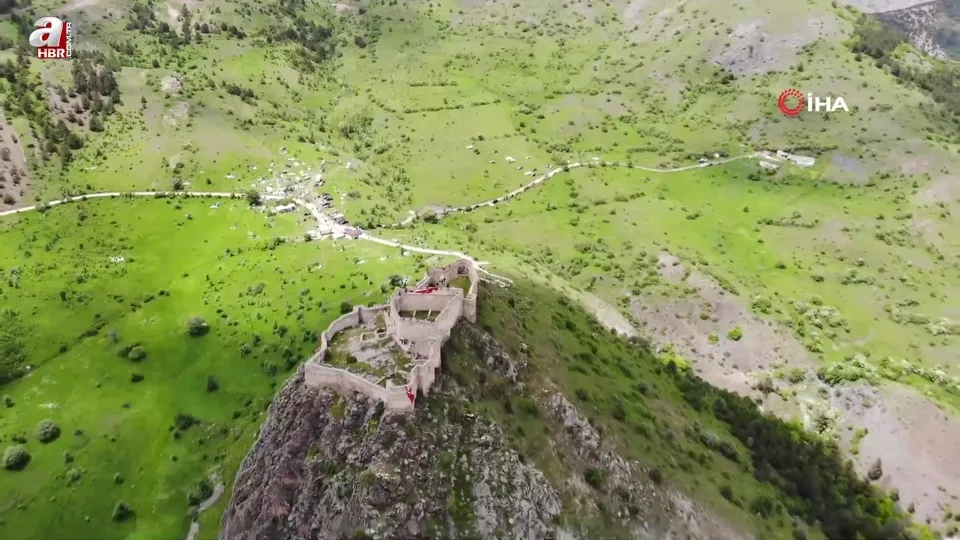 Kov Kalesi eteklerinde şenlik coşkusu