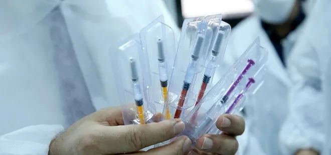 34 sağlık çalışanına uygulandı: Koronavirüs aşıları Türkiye’de denenmeye başladı