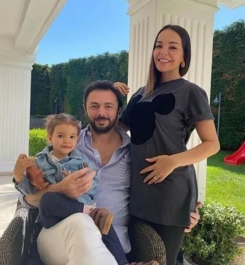 ikinci-kez-anne-olmaya-hazirlanan-sarkici-benguden-kiziyla-ilgili-duygusal-paylasim-1628257225968.jpg İkinci kez anne olmaya hazırlanan şarkıcı Bengü'den kızıyla ilgili duygusal paylaşım - 2