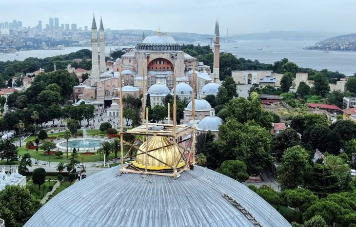 Sultanahmet Camii’nde hareketli anlar! Havadan böyle görüntülendi