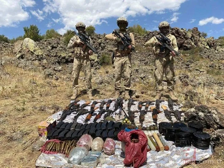 PKK’lı teröristlerin sığındığı mağarada patlayıcılar ele geçirildi