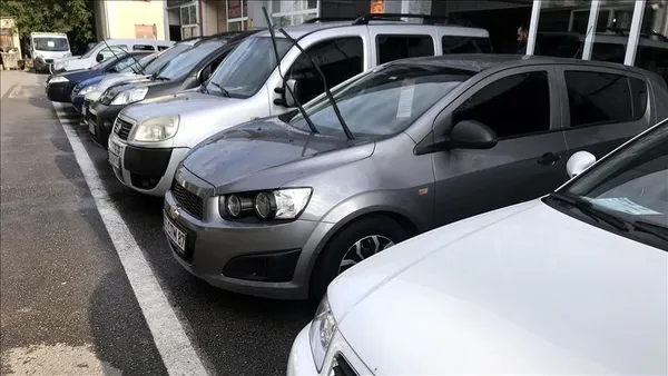 ticaret-bakanligindan-flas-6-ay-6-bin-kilometre-aciklamasi-o-duzenlemede-sure-uzatildi-1687326995236.jpg Ticaret Bakanlığından flaş 6 ay 6 bin kilometre açıklaması! O düzenlemede süre uzatıldı | İkinci el araç ilanlarındaki fiyatlara düzenleme - 4