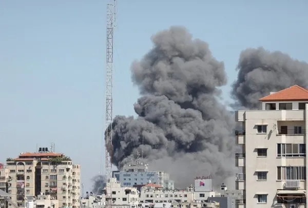 Son dakika: İsrail’den alçak saldırılara pişkin savunma! Medya merkezini bakın neden vurmuş