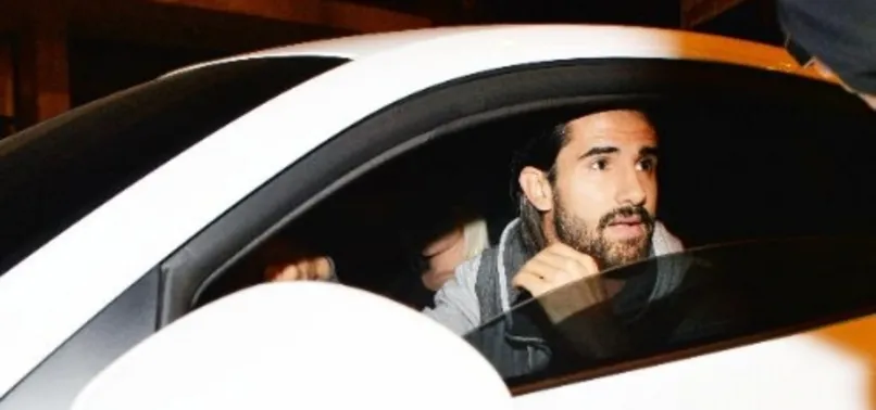 Alper Potuk çapkınlıkta atağa kalktı