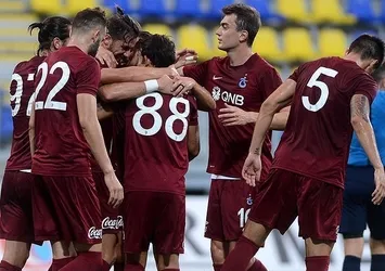 Bordo-mavililer hazırlık maçında gol yağdırdı