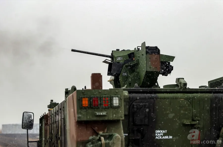 Yerli ve milli teknoloji sahada: Türkiye’nin ilk elektrikli zırhlı personel taşıyıcısı E-ZPT görücüye çıktı 16