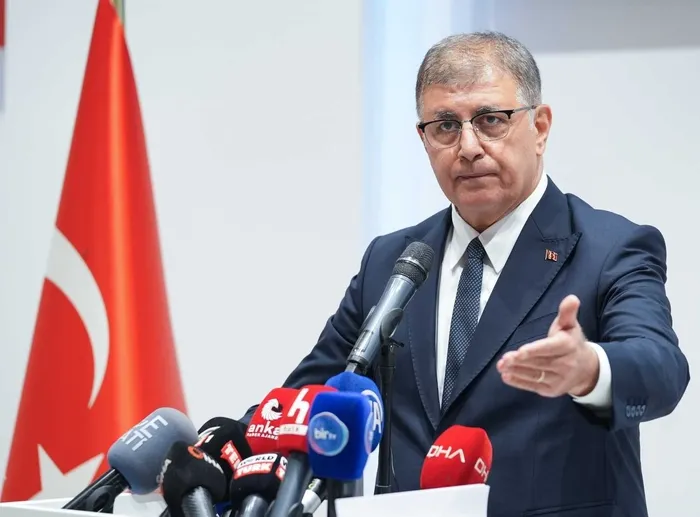 1758796339919.jpeg CHP'li İzmir Büyükşehir Belediye Başkanı Cemil Tugay(AHABER ARŞİV)