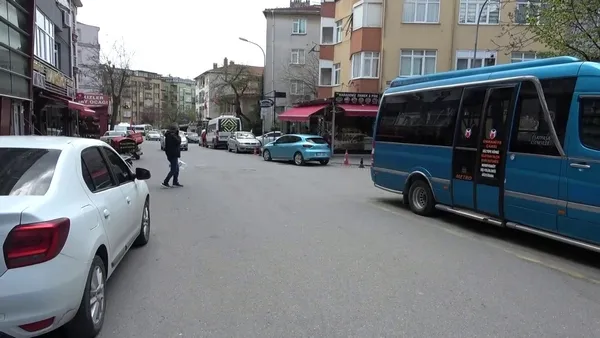 umraniyede-surucusu-direksiyon-basinda-bayilan-arac-minibuse-ve-cipe-carpti-o-anlar-kamerada-1649853966836.jpg Ümraniye’de sürücüsü direksiyon başında bayılan araç minibüse ve cipe çarptı! O anlar kamerada - 2