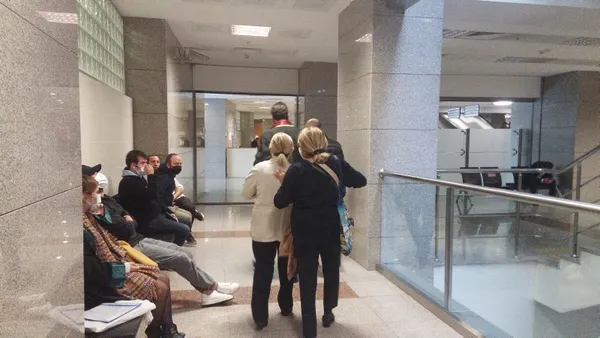 Taksim'de başörtülü kızlara ağır hakaret eden 78 yaşındaki Emel C. mahkemede geri adım attı - 4