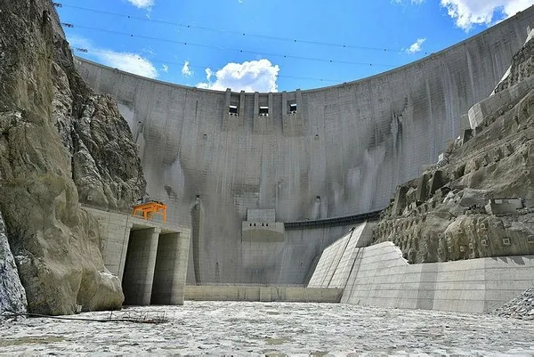 Türkiye’de 1’inci dünyada 5’inci! Yusufeli Barajı’nda elektrik üretimi başladı